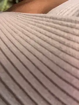 Snapshot of Jlo_69 chatting on February 19, 8:41 pm Jlo 69 online show from February 19, 8:41 pm