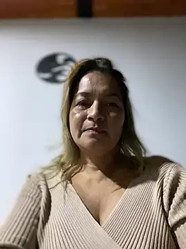 Snapshot of Jlo_69 chatting on March 21, 2:28 am Jlo 69 online show from March 21, 2:28 am