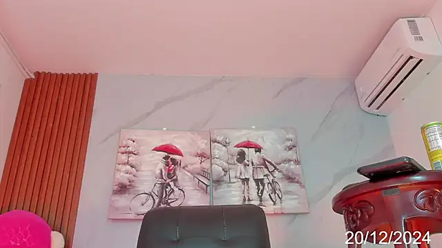 Snapshot of Karoline_Marin chatting on December 21, 9:25 pm Karoline Marin online show from December 21, 9:25 pm