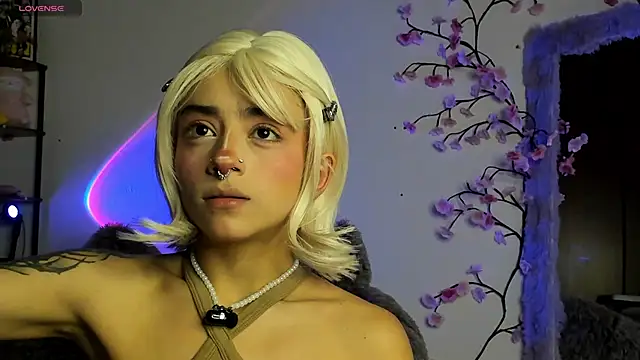 sami monroe online show from April 17, 10:57 pm