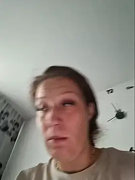 Snapshot of VanessaSquirtt chatting on September 11, 6:02 am VanessaSquirtt online show from September 11, 6:02 am