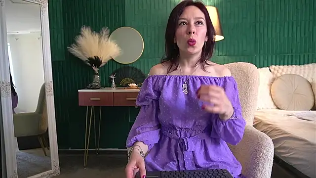 Snapshot of HaileyMoonn chatting on May 27, 3:58 am HaileyMoonn online show from May 27, 3:58 am