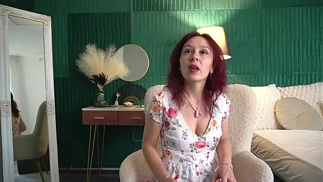 HaileyMoonn online show from June 28, 3:01 am
