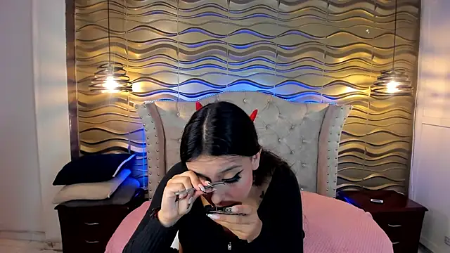 Andreita Jones online show from January 29, 11:30 am