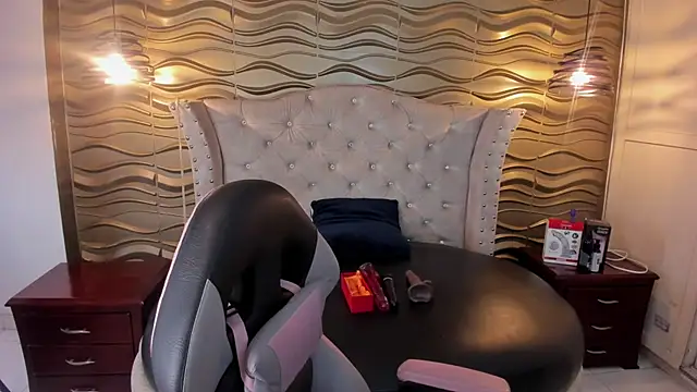 Andreita Jones online show from September 14, 11:53 am