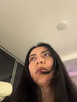 PetitLumiere online show from April 13, 4:07 am