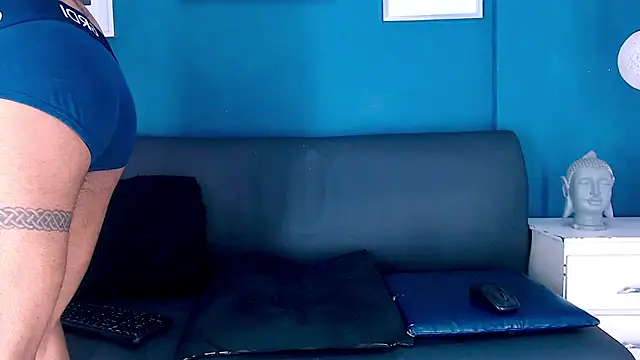 Snapshot of ricky_vill_ chatting on December 20, 7:01 am ricky vill online show from December 20, 7:01 am