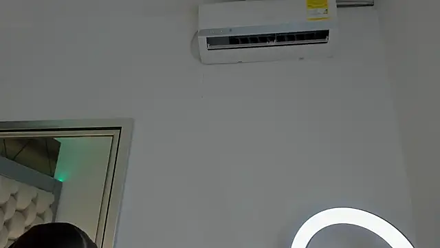 Snapshot of Helleamazing chatting on February 23, 5:01 am Helleamazing online show from February 23, 5:01 am