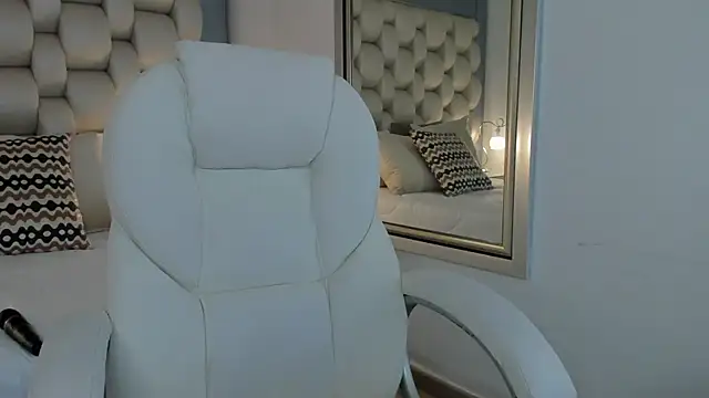 Snapshot of Helleamazing chatting on March 8, 4:34 am Helleamazing online show from March 8, 4:34 am