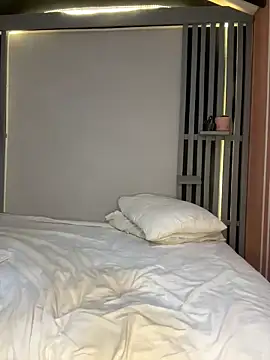 Victoria-And1 online show from December 11, 3:35 am