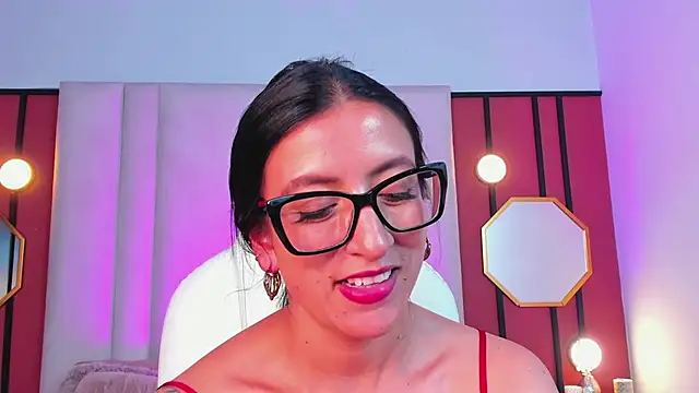 kira moon   online show from January 23, 12:35 am