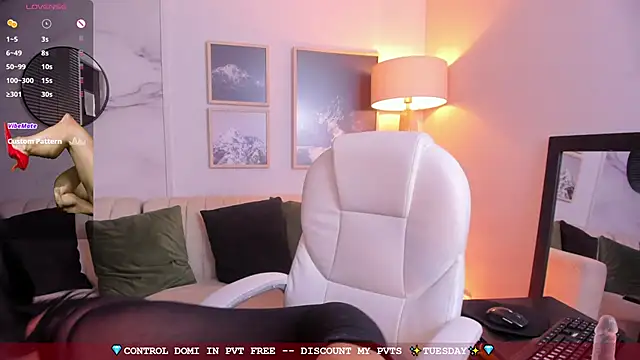 kira moon   online show from January 29, 8:25 pm