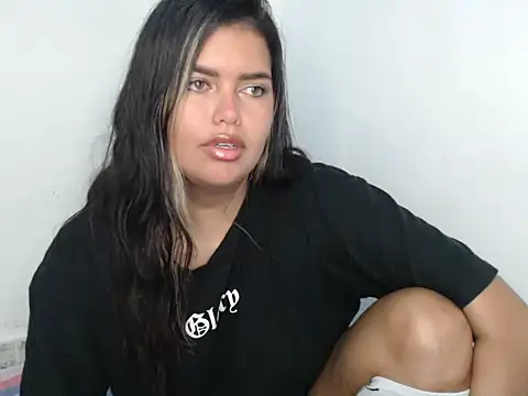 sweetkitty 16 online show from May 27, 8:17 pm