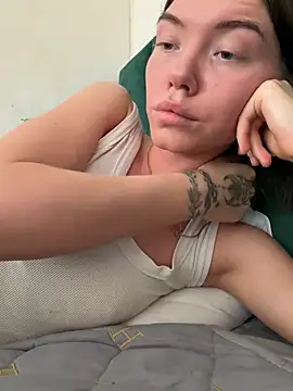 Lisaaa Alisa online show from April 10, 7:02 am