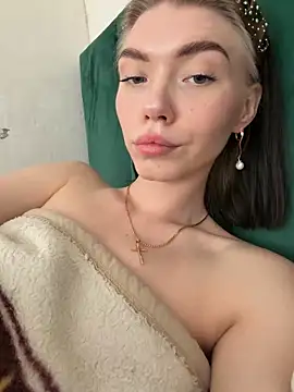 Lisaaa Alisa online show from April 25, 10:51 am