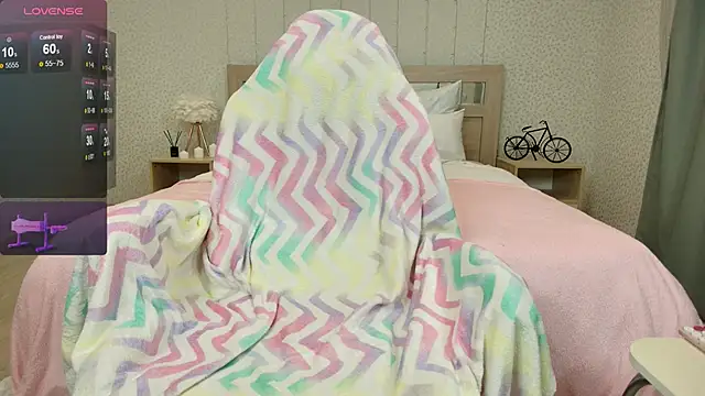 oliviiaa online show from November 10, 12:20 am