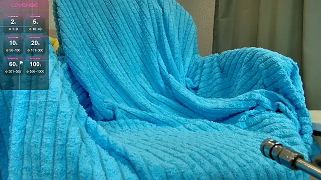 oliviiaa online show from April 24, 11:18 pm