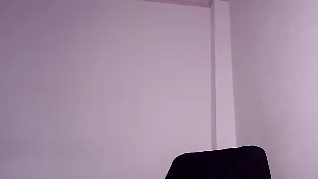 caarlywhitee online show from April 22, 2:14 am