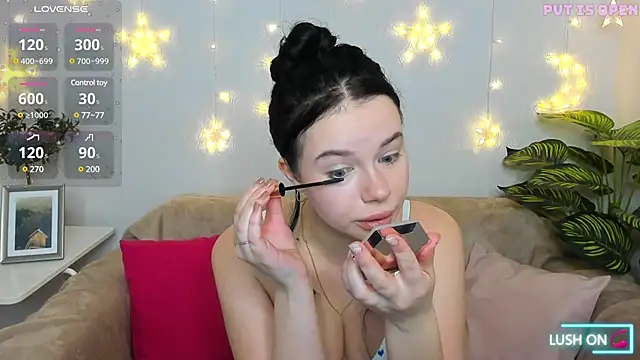 Lori  Hell online show from February 26, 2:37 am