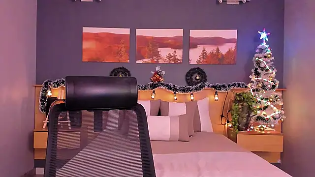 LiliJones  online show from December 11, 7:57 pm