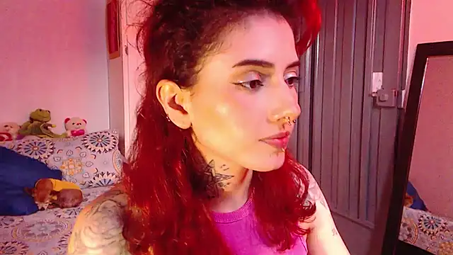 LiliJones  online show from February 4, 9:20 pm