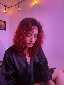 LiliJones  online show from February 26, 7:05 pm