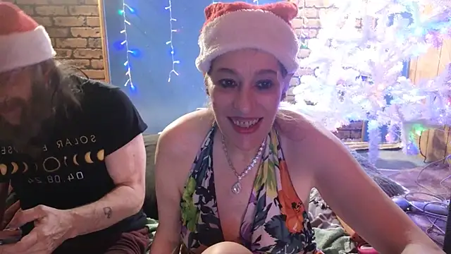 Snapshot of PropertyAndBiker chatting on December 27, 9:54 pm PropertyAndBiker online show from December 27, 9:54 pm