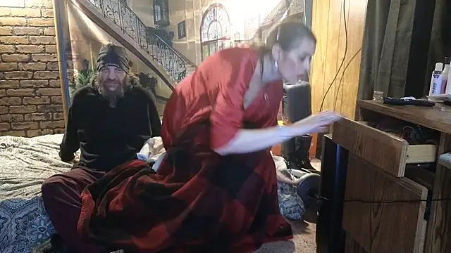 Snapshot of PropertyAndBiker chatting on January 19, 11:43 pm PropertyAndBiker online show from January 19, 11:43 pm