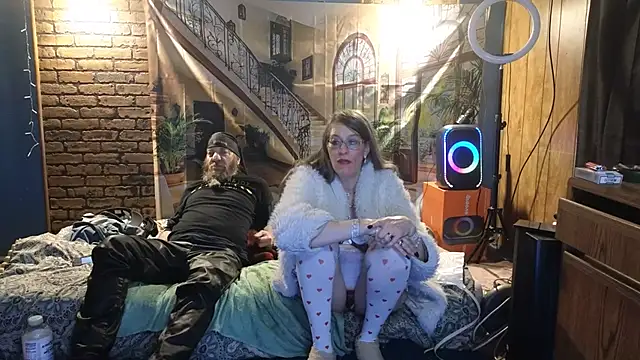 Snapshot of PropertyAndBiker chatting on February 1, 2:16 am PropertyAndBiker online show from February 1, 2:16 am