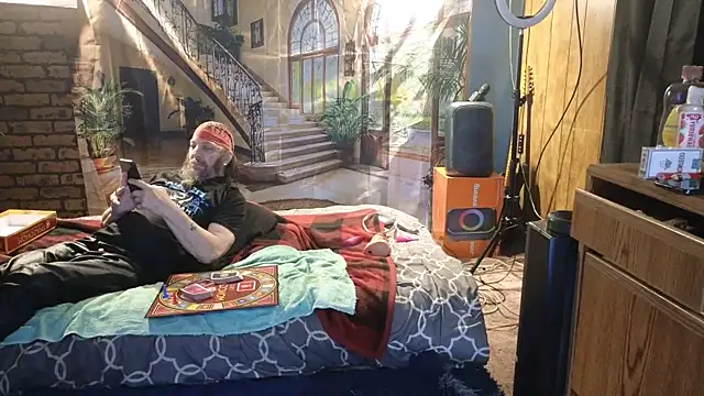 Snapshot of PropertyAndBiker chatting on March 3, 10:42 pm PropertyAndBiker online show from March 3, 10:42 pm