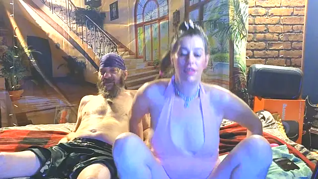 Snapshot of PropertyAndBiker chatting on October 14, 10:32 pm PropertyAndBiker online show from October 14, 10:32 pm