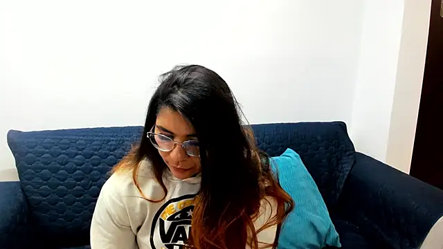 Snapshot of Luna_Dumont chatting on February 16, 11:38 am Luna Dumont online show from February 16, 11:38 am