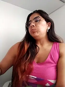 Snapshot of Luna_Dumont chatting on February 16, 8:55 pm Luna Dumont online show from February 16, 8:55 pm