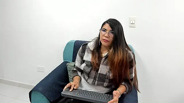 Snapshot of Luna_Dumont chatting on March 6, 11:25 am Luna Dumont online show from March 6, 11:25 am