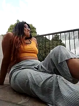 Snapshot of Luna_Dumont chatting on March 9, 9:57 pm Luna Dumont online show from March 9, 9:57 pm