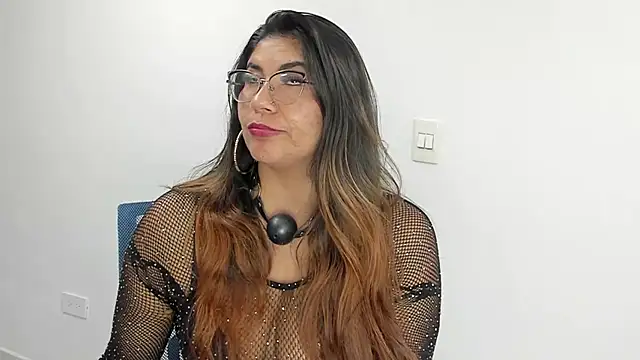 Snapshot of Luna_Dumont chatting on March 13, 8:32 pm Luna Dumont online show from March 13, 8:32 pm