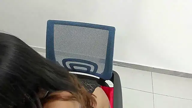 Snapshot of Luna_Dumont chatting on March 15, 5:15 pm Luna Dumont online show from March 15, 5:15 pm