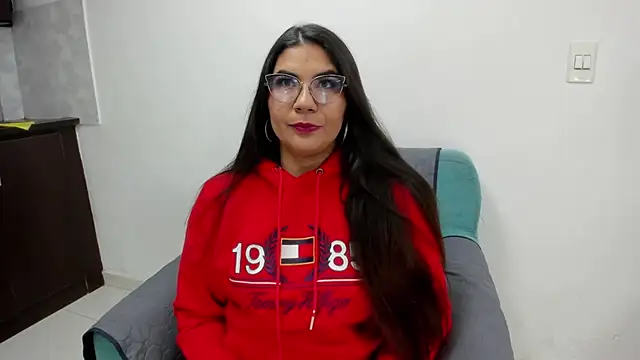 Snapshot of Luna_Dumont chatting on November 27, 11:23 am Luna Dumont online show from November 27, 11:23 am