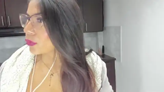 Luna Dumont online show from April 21, 11:05 am