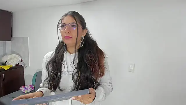 Snapshot of Luna_Dumont chatting on May 2, 11:04 am Luna Dumont online show from May 2, 11:04 am