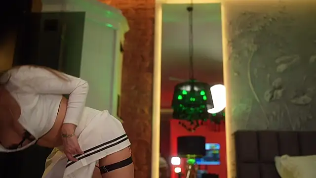 Snapshot of eva_fashionista chatting on March 22, 2:59 am eva fashionista online show from March 22, 2:59 am