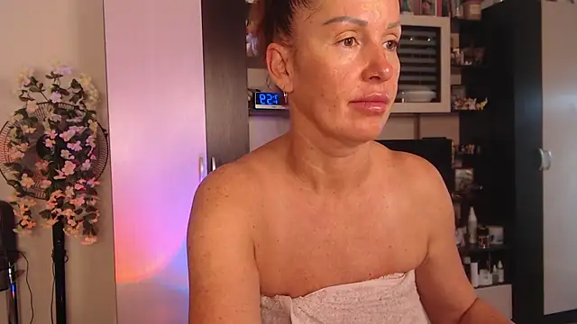 SheilaRyan online show from October 18, 4:59 am