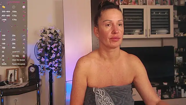 SheilaRyan online show from November 3, 5:20 am