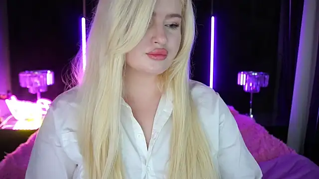 CocoSecretss online show from December 17, 7:40 am