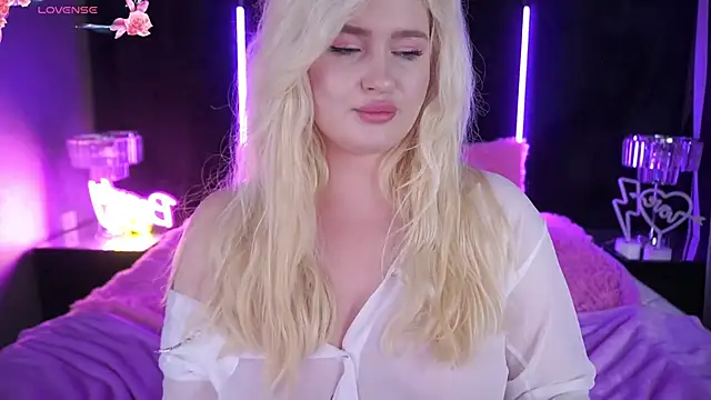 CocoSecretss online show from February 11, 10:48 am