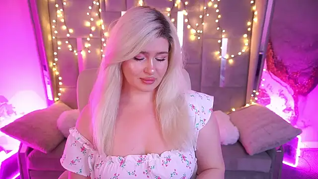 CocoSecretss online show from June 6, 6:40 am