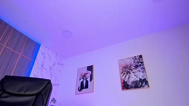 Dollar-girl online show from December 22, 3:31 pm