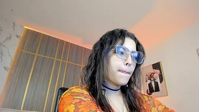 Dollar-girl online show from March 9, 2:10 pm