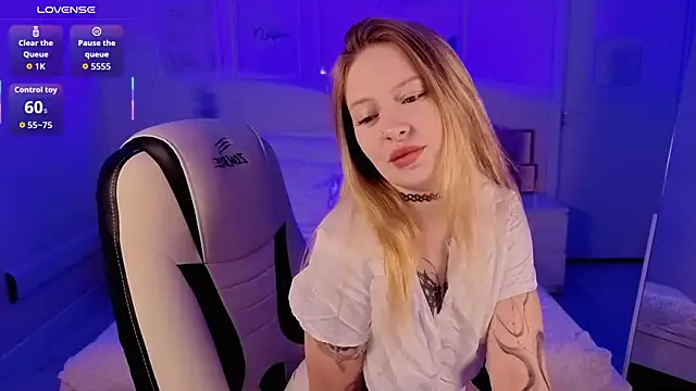 Veronica Blush online show from December 5, 8:45 am