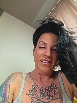 Snapshot of EmilyDiazofficial chatting on July 10, 12:19 pm EmilyDiazofficial online show from July 10, 12:19 pm